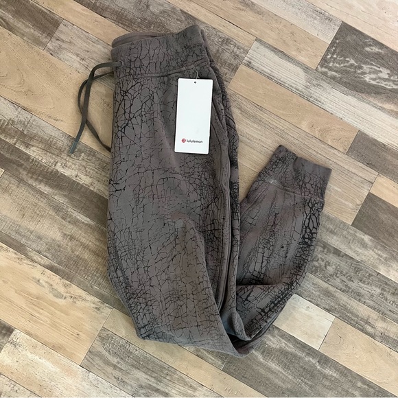 Warm Down Jogger - Picture 2 of 3